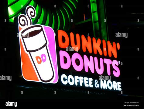 Das Logo Der Marken Dunkin Donuts Berlin Stock Photo Alamy