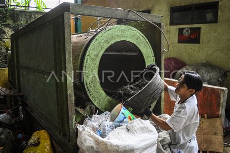 Pengolahan Sampah Di Tps R Tangerang Antara Foto