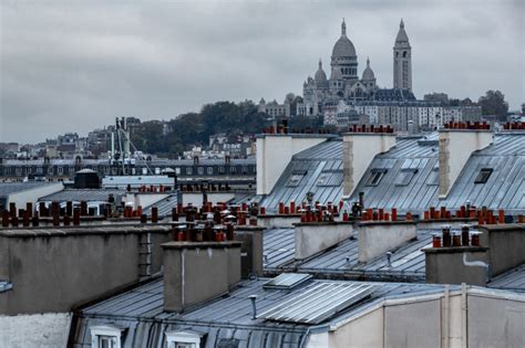 Caricature Urbaine La Mairie De Paris Fustige La S Rie Emily In Paris