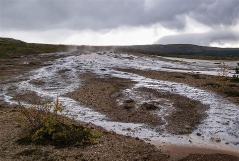 G Iser Strokkur Geysir En El Suroeste De Islandia Europa Haukadalur