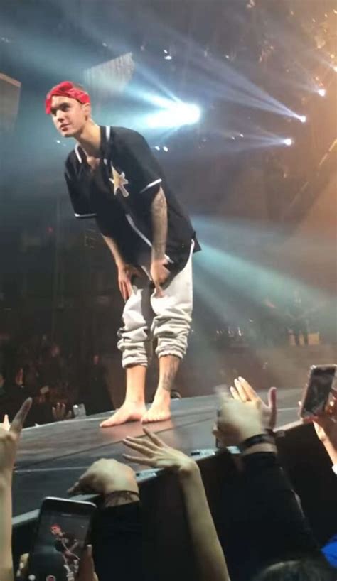 Justin Bieber Feet 57 Images Menfeetwiki