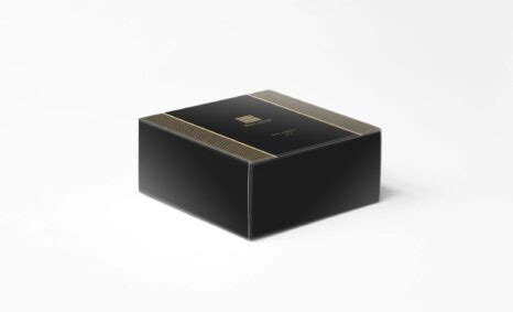 Free Modern Luxury Box Packaging Mockup