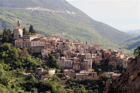 Anversa Degli Abruzzi Imagine What This Village Looks Like Flickr