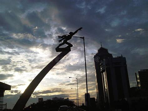 Monumento Nacional De Indonesia Conocido Como Estatua De Dirgantara