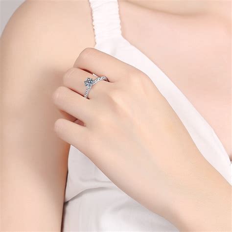 Bague De Fian Ailles En Moissanite De Carat Or Blanc Carats