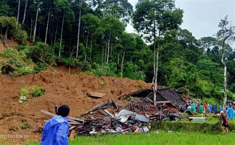 Tragis Satu Keluarga Di Pesisir Barat Tewas Tertimbun Tanah Longsor