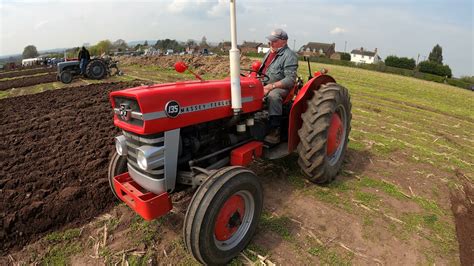 1965 Massey Ferguson 135 25 Litre 3 Cyl Diesel Tractor 45hp Ransomes Plough Youtube