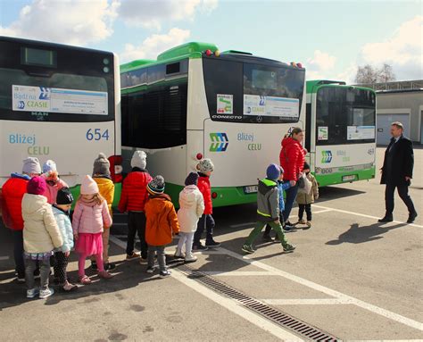 W Zajezdni Autobusowej Grupa Ii Przedszkole Montessori