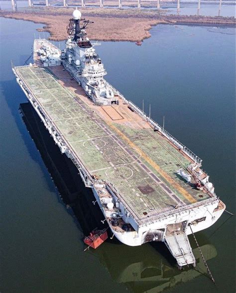 Abandoned Aircraft Carrier Portaaviones Barcos Abandonados Barcos