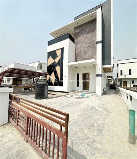 For Sale Tastefully Finished 5 Bedroom Fully Detached Duplex With A