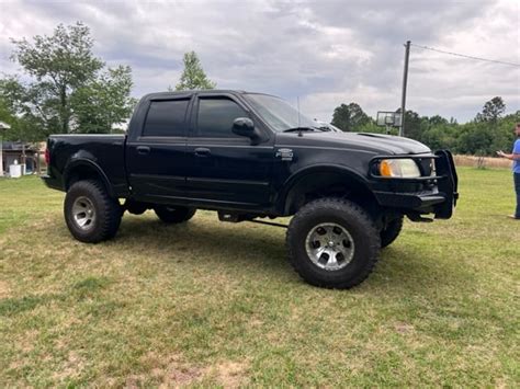 View build 7 Inch Lifted 2002 Ford F-150 4WD | Rough Country