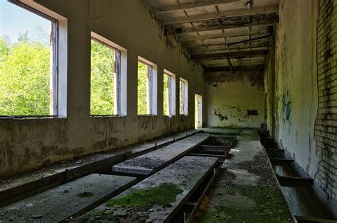 Creepy Abandoned Building · Free Stock Photo