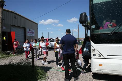 Following Gov Abbotts Migrant Bus From Texas To Chicago