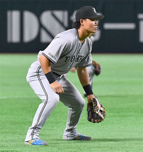 【巨人】日本ハムからトレード加入の郡拓也が予告どおり？ 4番で初出場 プロ野球写真ニュース 日刊スポーツ