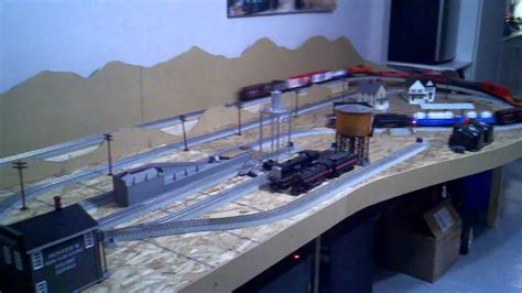 Alex's lionel fastrack layout - YouTube