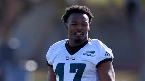 Eagles Under Fire For Lb Nakobe Dean Usage