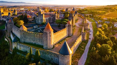 Les Plus Belles Cit S M Di Vales D Couvrir En France Le Bonbon