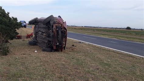 Un automovilista murió al volcar su auto en la autopista Rosario