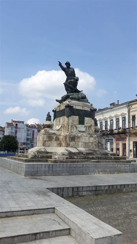 Monumentul Eroilor 1 Scriem Despre Toate