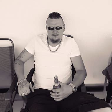 Heiße deutsche MILF hart und schnelle Masturbation xHamster