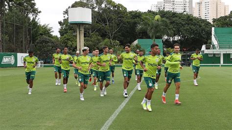 Endrick Giovani Crias Da Academia Treinam Elenco Principal Do