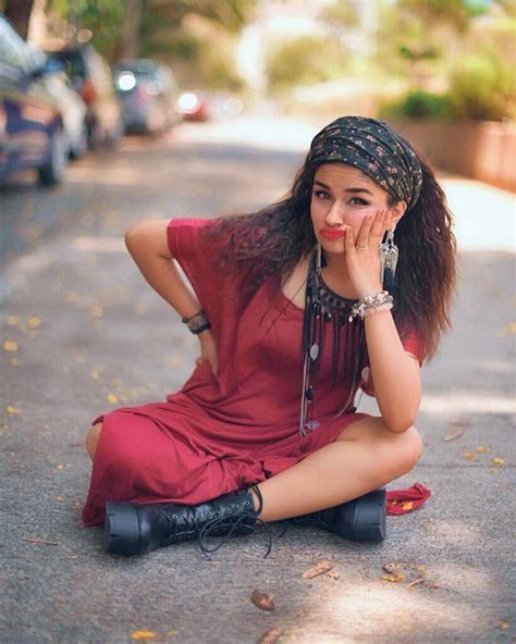 5 Pics That Are Proof Avneet Kaur Is The Ultimate Pout Queen Iwmbuzz