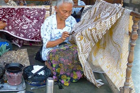 Batik Art - A Guide to the Art of Indonesian Wax-Resist Dyeing