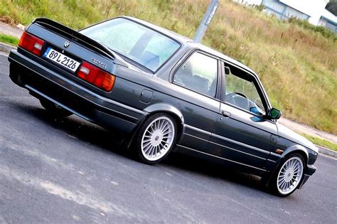 BMW E30 325i Sport Station Wagon