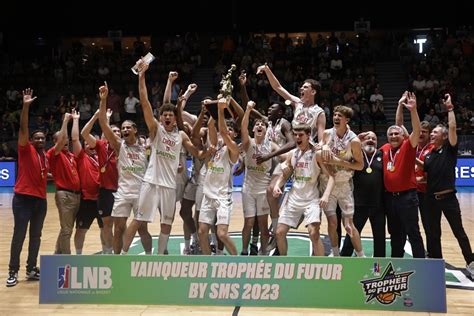 Les Espoirs de l Académie Gautier Cholet Basket remportent le Trophée