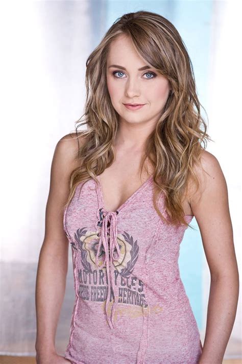 Pin By Joe Nerius On Jolies Personnes Et Artistes Amber Marshall Heartland Amber Marshall Hair