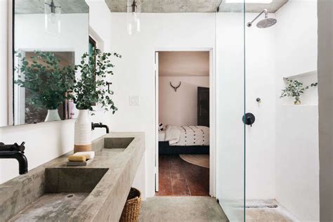 Walk In Shower Ideas That Are Sleek And Accessible