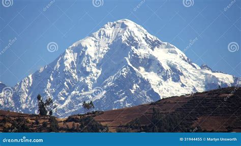 Los Andes Peruanos Imagen De Archivo Imagen De Senderismo 31944455