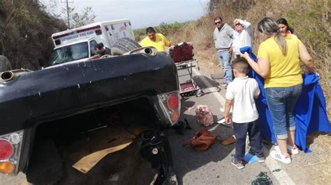 Vuelca Familia En La Carretera Rosario Agua Verde