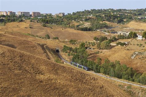 Ale Der Fs Zwischen Caltanissetta Centrale Und Caltanissetta Xirbi