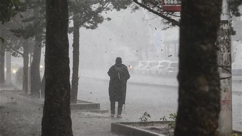 Meteorolojiden Kente Kuvvetli Ya Ve Sel Uyar S