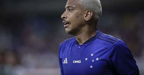 Matheus Pereira Lesiona O Joelho E Desfalcar O Cruzeiro No Brasiler O