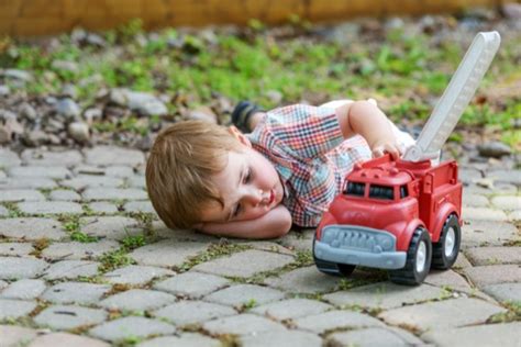 Fun Outdoor Activities for Toddlers | Celeb Baby Laundry