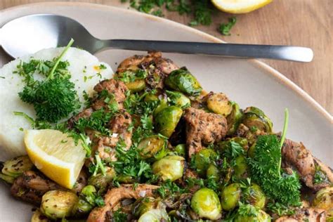 Geroosterde Spruitjes Met Kip En Knoflookboter Lowcarbchef Nl