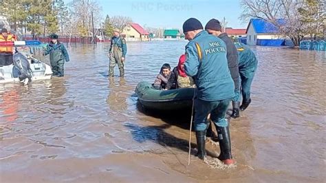 Uszkodzona Tama Na Rzece Ural Wielka Powódź W Rosji Tvp Info