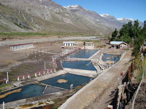 Qué hacer este verano Baños termales en piscinas naturales ofrece