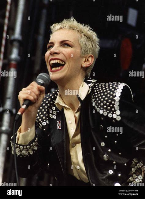 Lennox singer hi-res stock photography and images - Alamy