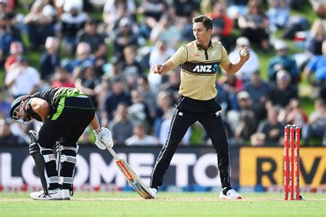 In Pics Martin Guptills 97 Helps New Zealand Win Run Feast Against