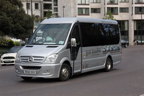 105527 BM Coaches Hayes LN RE60SGX Park Lane London Ken