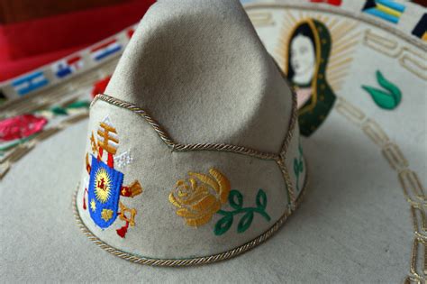 Artesanos De Guanajuato Hacen Sombrero De Charro Para El Papa Francisco