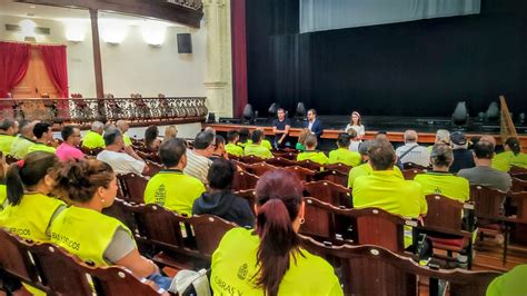 Asier Antona Presenta A La Plantilla Del Ayuntamiento De Santa Cruz De