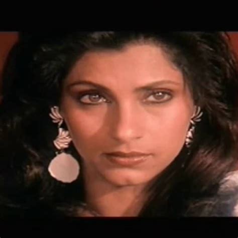 Happy Birthday Dimple Kapadia ग्लॅमरस अभिनेत्री डिंपल कपाडियाचा आज 65 वा वाढदिवस तिच्या