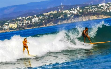 Porto Escondido Oaxaca México 2023 Surfista Surfar Em Prancha De Surfe Em Alto Ondas Dentro