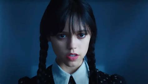 Tim Burton Un Teaser Déganté Pour Wednesday Sa Série Autour De La Famille Addams Mouv