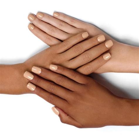 Comment choisir un vernis à ongles nude selon la couleur de votre peau