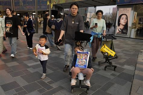 中國產能過剩消費疲弱 人口專家：一胎化是根本原因 上報 國際